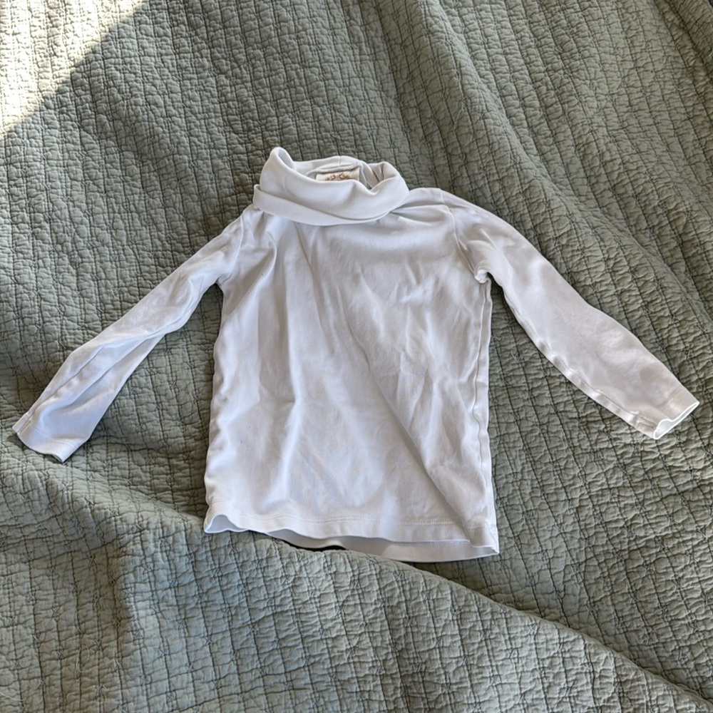 Beaufort bonnet turtleneck 4t no stains or rips